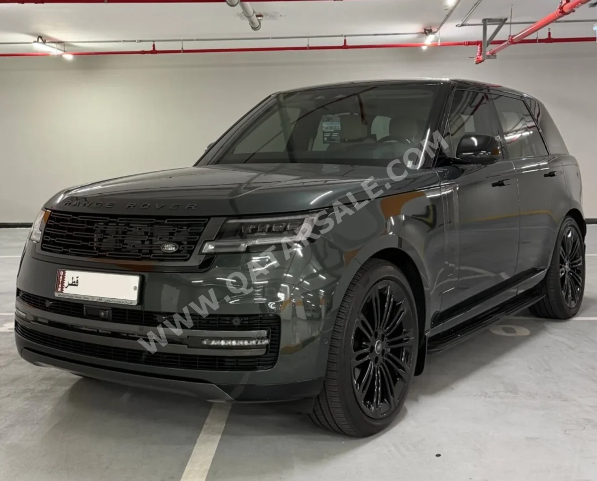 لاند روفر  رنج روفر  فوج اتش اس اي  2025  اوتوماتيك  15,000 كم  6 سلندر  دفع رباعي  اس يو في  أخضر  تحت الضمان