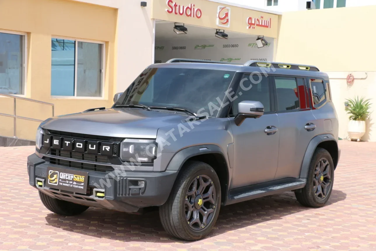 جيتور تي 2 2025 اوتوماتيك 37,000 كم 4 سلندر دفع رباعي اس يو في رمادي تحت الضمان