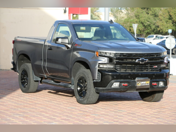 شفروليه  سلفرادو  ال تي تريل بوس زد 71  2021  اوتوماتيك  93,000 كم  8 سلندر  دفع رباعي  اس يو في  رمادي