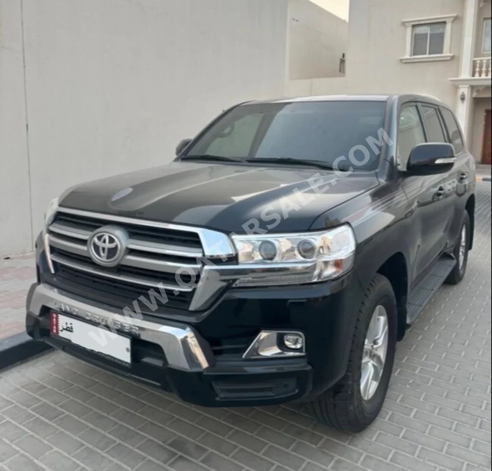 Toyota  Land Cruiser  GXR  2020  Automatic  182,000 Km  6 Cylinder  Four Wheel Drive (4WD)  SUV  Black