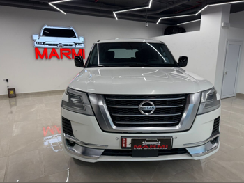 نيسان  باترول  أكس أي  2020  اوتوماتيك  206,000 كم  6 سلندر  دفع رباعي  اس يو في  أبيض