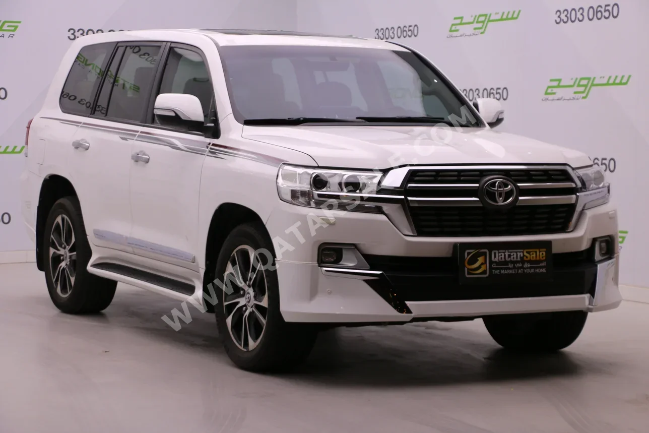 Toyota  Land Cruiser  GXR  2019  Automatic  257,000 Km  8 Cylinder  Four Wheel Drive (4WD)  SUV  White