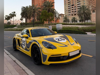 بورش  كايمان  جي تي اس  2025  اوتوماتيك  9,000 كم  6 سلندر  دفع خلفي  كوبيه \ سبورت  أصفر  تحت الضمان