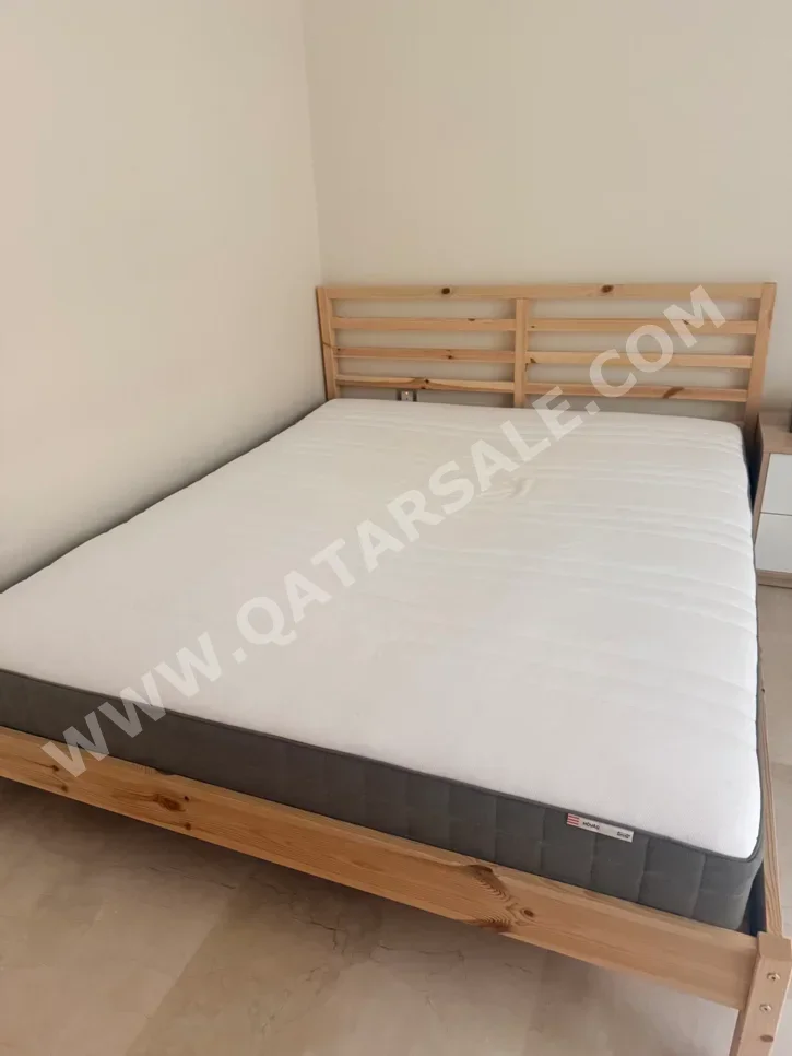 الأسّرة - ايكيا  - كوين  - بنى  - متضمنة المرتبة