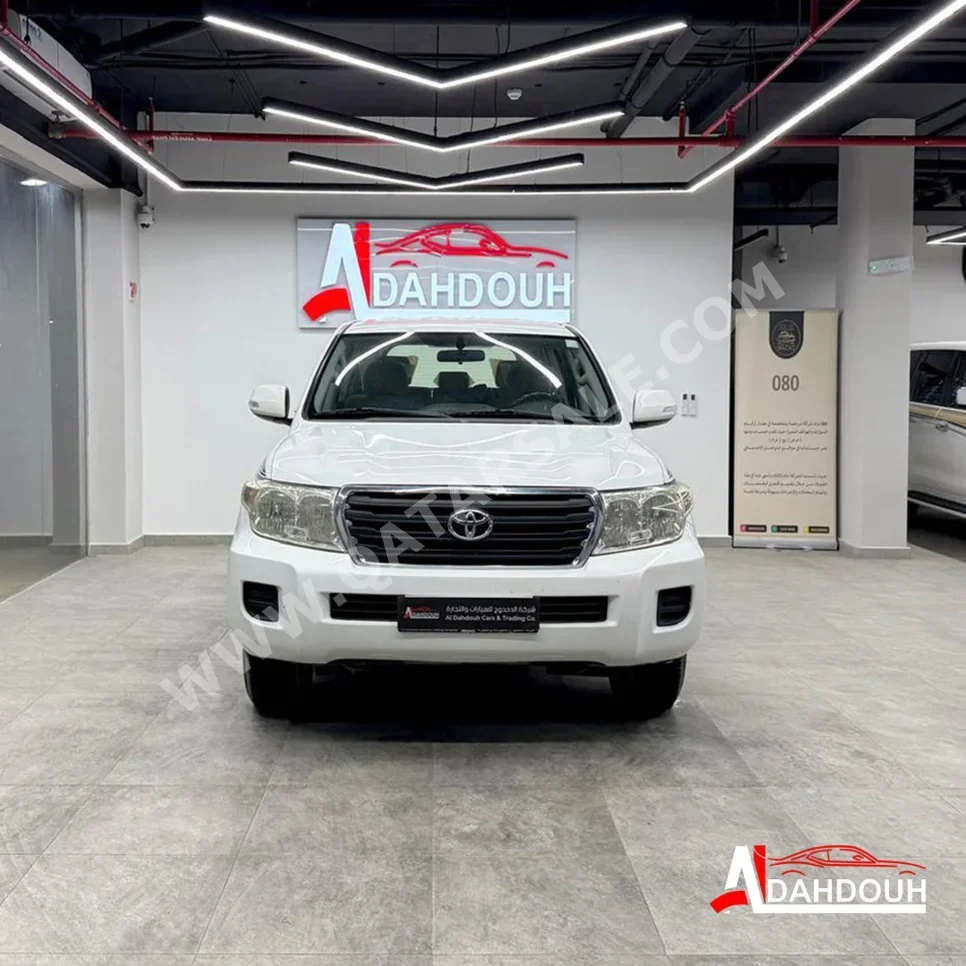 تويوتا  لاند كروزر  جي  2009  اوتوماتيك  333,000 كم  6 سلندر  دفع رباعي  اس يو في  أبيض