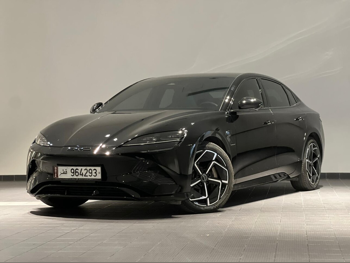 BYD  Seal  2025  Automatic  27,300 Km  0 Cylinder  All Wheel Drive (AWD)  Sedan  Black  With Warranty