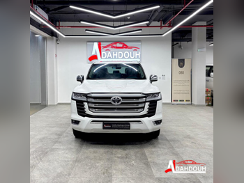 Toyota  Land Cruiser  VX  2024  Automatic  56,000 Km  6 Cylinder  Four Wheel Drive (4WD)  SUV  White  With Warranty