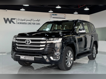Toyota  Land Cruiser  VX  2022  Automatic  97,000 Km  8 Cylinder  Four Wheel Drive (4WD)  Sedan  Black  With Warranty