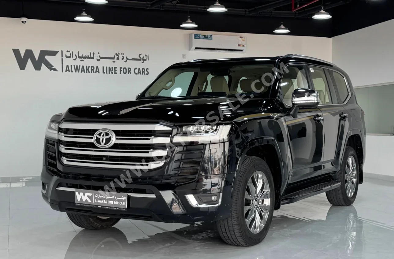 تويوتا  لاند كروزر  في اكس  2022  اوتوماتيك  97,000 كم  8 سلندر  دفع رباعي  سيدان  أسود  تحت الضمان