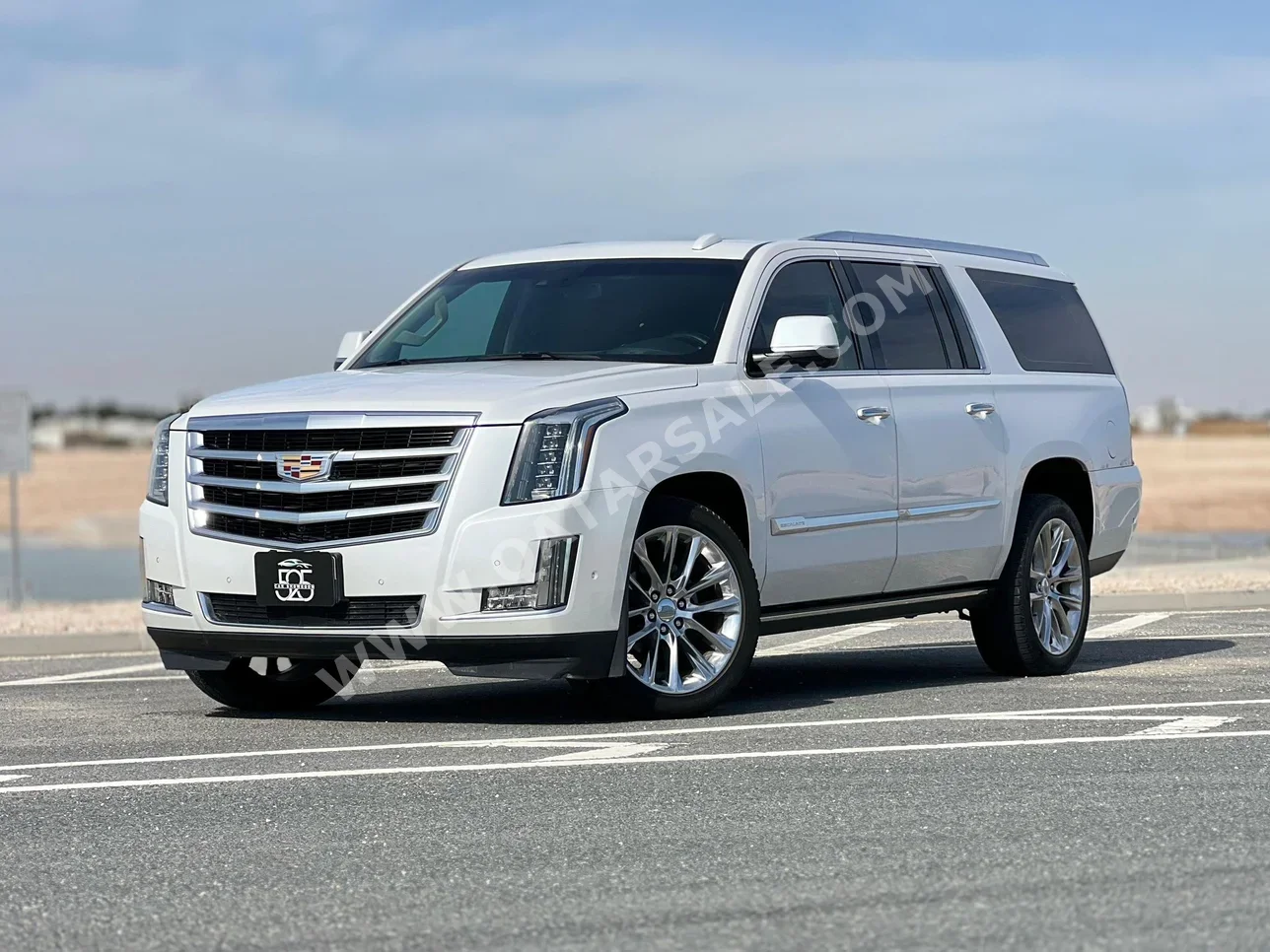 كاديلاك  اسكيليد  2018  اوتوماتيك  127,000 كم  8 سلندر  دفع رباعي  اس يو في  أبيض