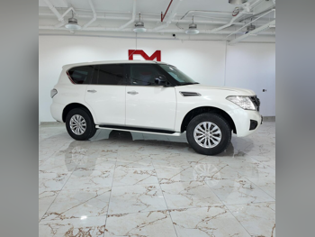 نيسان  باترول  اس اي  2018  اوتوماتيك  270,000 كم  8 سلندر  دفع رباعي  اس يو في  أبيض