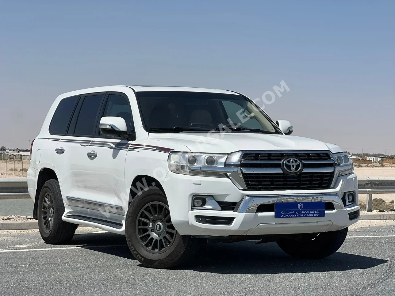 تويوتا لاند كروزر جي اكس ار 2021 اوتوماتيك 296,000 كم 8 سلندر دفع رباعي اس يو في أبيض