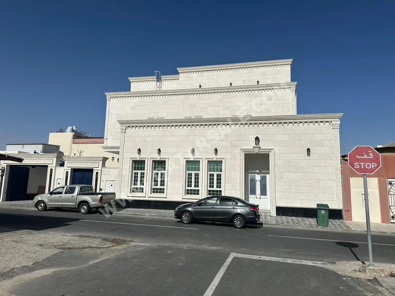 سكن عائلي  - غير مفروشة  - الدوحة  - نعيجة  - 6 غرف نوم