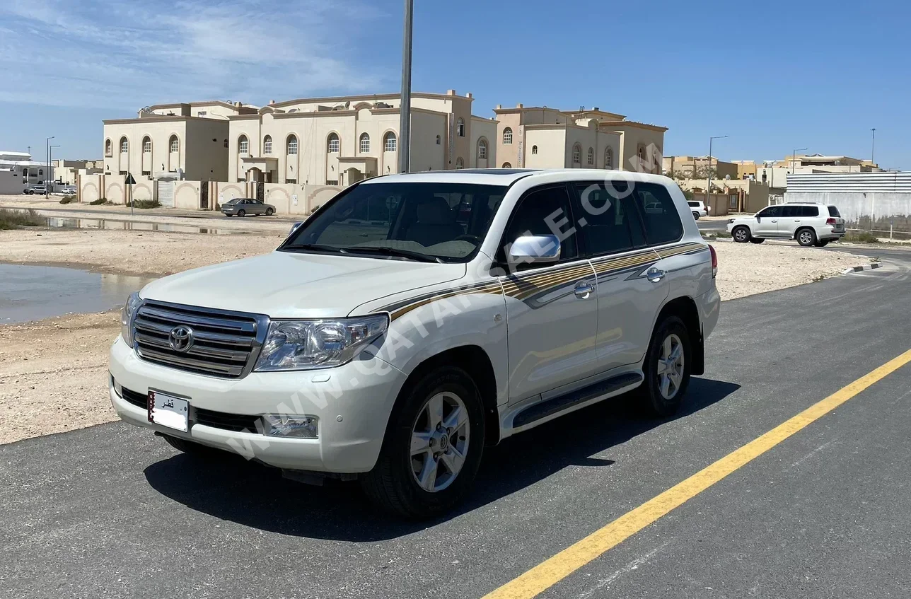 تويوتا  لاند كروزر  في اكس ار  2008  اوتوماتيك  535,000 كم  8 سلندر  دفع رباعي  اس يو في  أبيض