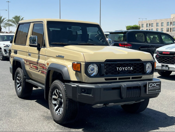 تويوتا  لاند كروزر  هارد توب  2024  اوتوماتيك  7,000 كم  6 سلندر  دفع رباعي  اس يو في  بيج  تحت الضمان