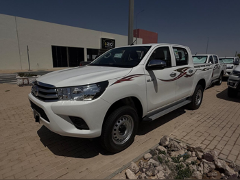 تويوتا  هاي لوكس  2026  اوتوماتيك  0 كم  4 سلندر  دفع رباعي  بيكب  أبيض  تحت الضمان