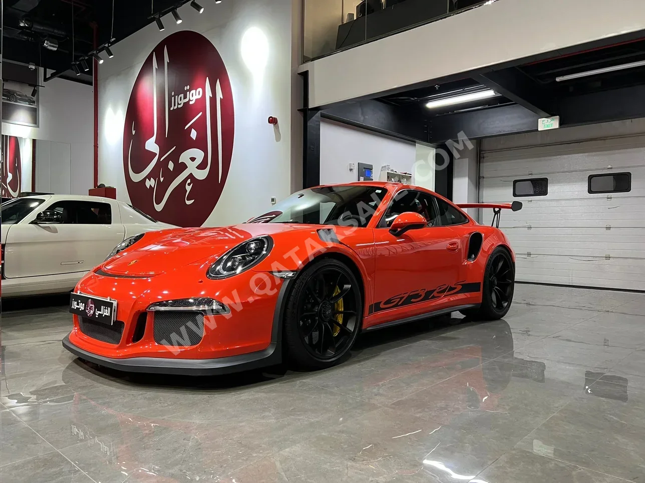 بورش 911 جي تي 3 ار اس 2016 اوتوماتيك 25,000 كم 6 سلندر دفع خلفي كوبيه \ سبورت برتقالي