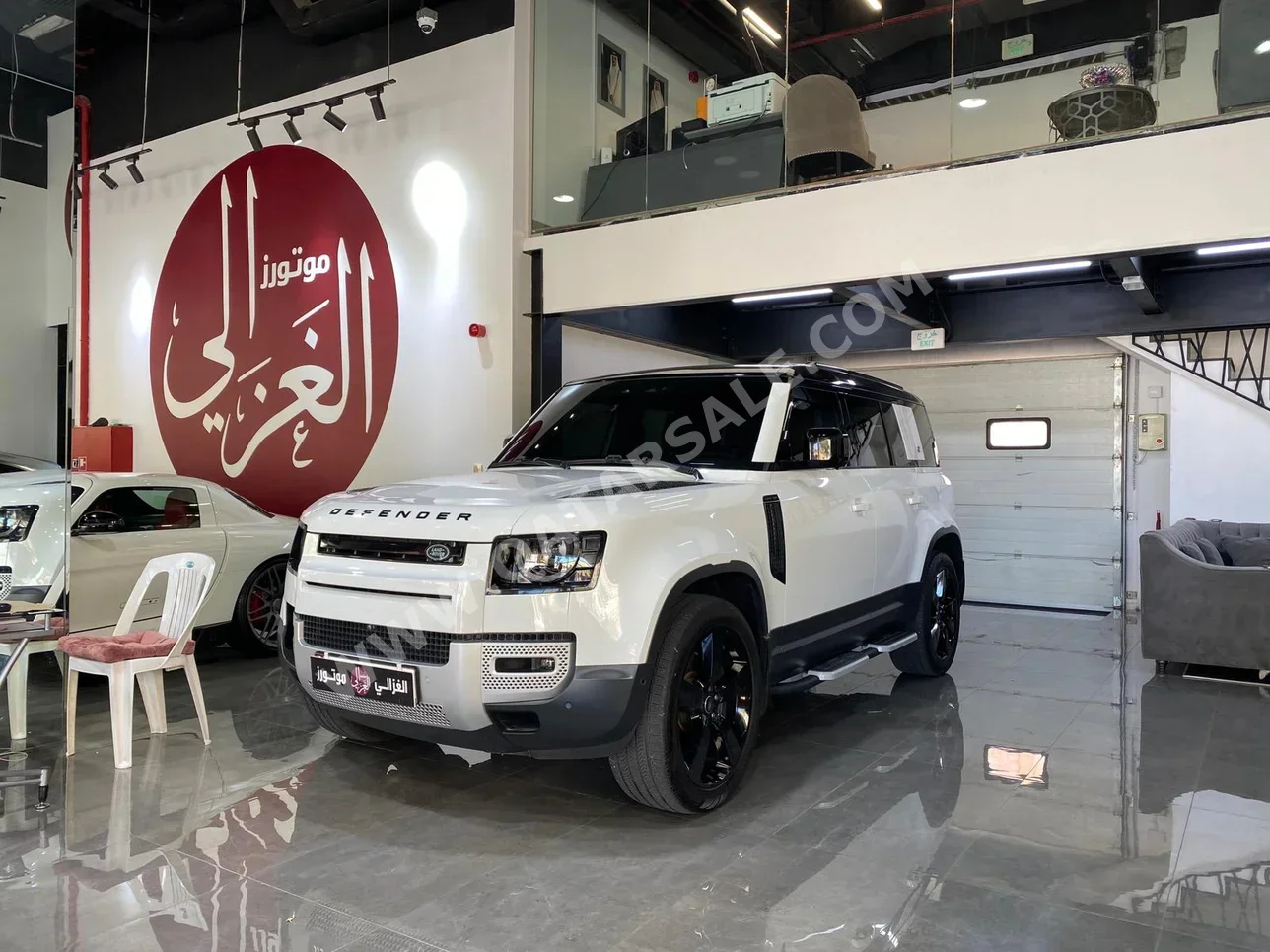 لاند روفر  ديفيندر  110 اتش اس اي  2023  اوتوماتيك  18,000 كم  6 سلندر  دفع رباعي  اس يو في  أبيض