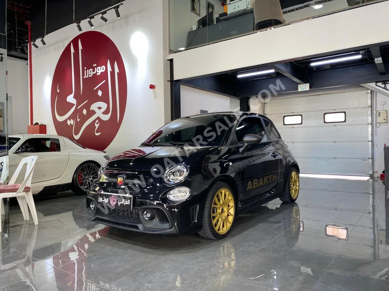 فيات  695  ابارث  2024  اوتوماتيك  1,000 كم  4 سلندر  سحب امامي  هاتشباك  أسود  تحت الضمان