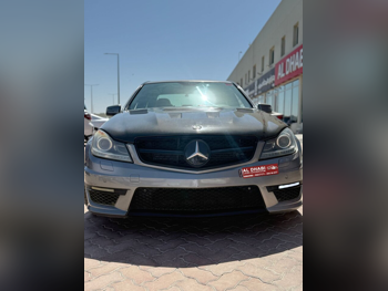 مرسيدس - بنز  سي - كلاس  63 AMG  2014  اوتوماتيك  149,000 كم  8 سلندر  دفع خلفي  سيدان  ذهبي