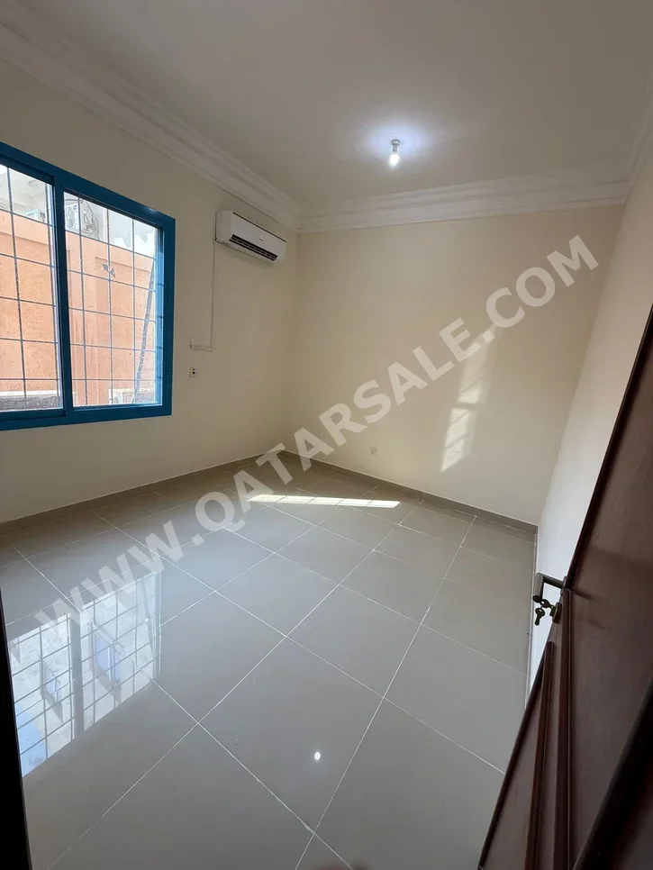 3 Bedrooms  Apartment  For Rent  in Doha -  Fereej Kulaib  Not Furnished