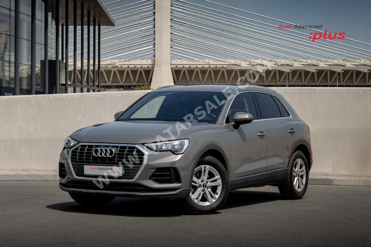 اودي كيو 3 2024 اوتوماتيك 36,000 كم 4 سلندر سحب امامي اس يو في رمادي تحت الضمان