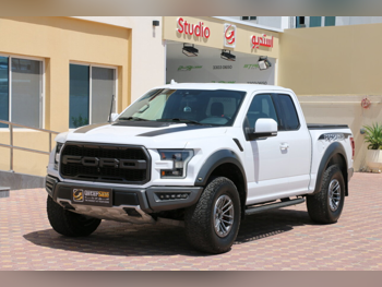 فورد  رابتر  2019  اوتوماتيك  185,000 كم  6 سلندر  دفع رباعي  بيكب  أبيض