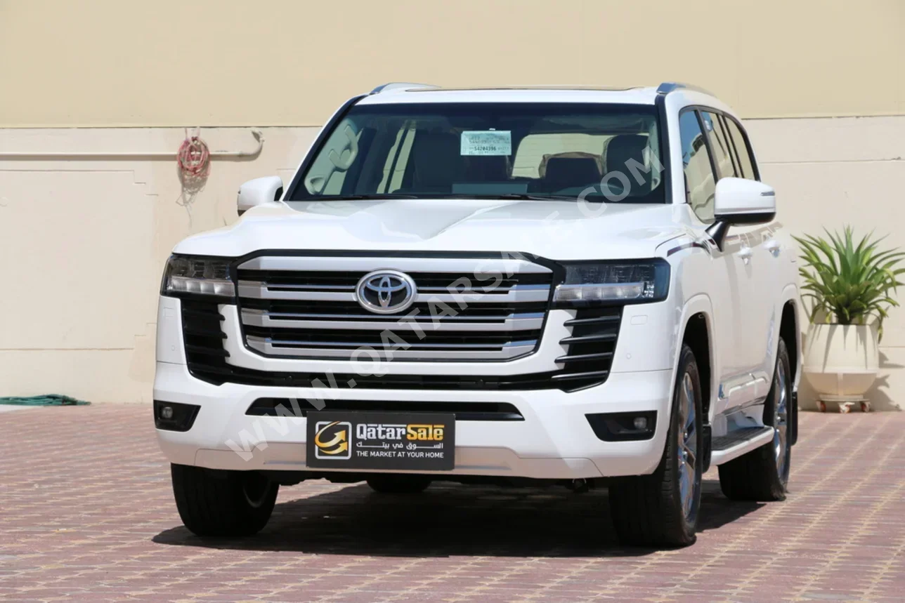 تويوتا  لاند كروزر  جي اكس ار توين توربو  2025  اوتوماتيك  6,000 كم  6 سلندر  دفع رباعي  اس يو في  أبيض  تحت الضمان