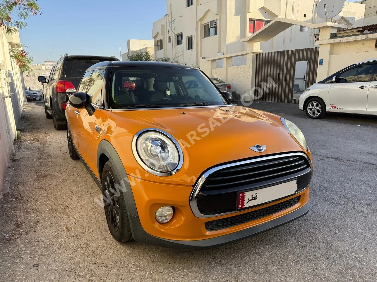 ميني كوبر 2017 اوتوماتيك 195,000 كم 3 سلندر سحب امامي هاتشباك برتقالي