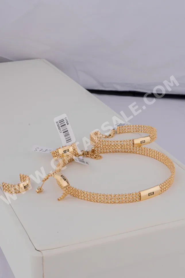 الذهب طقم  ايطاليا  نسائي  حسب الوزن  37.27 غرام  طوق  ضمان الصيانة  توصيل مجاني  ذهب أصفر  عيار 18