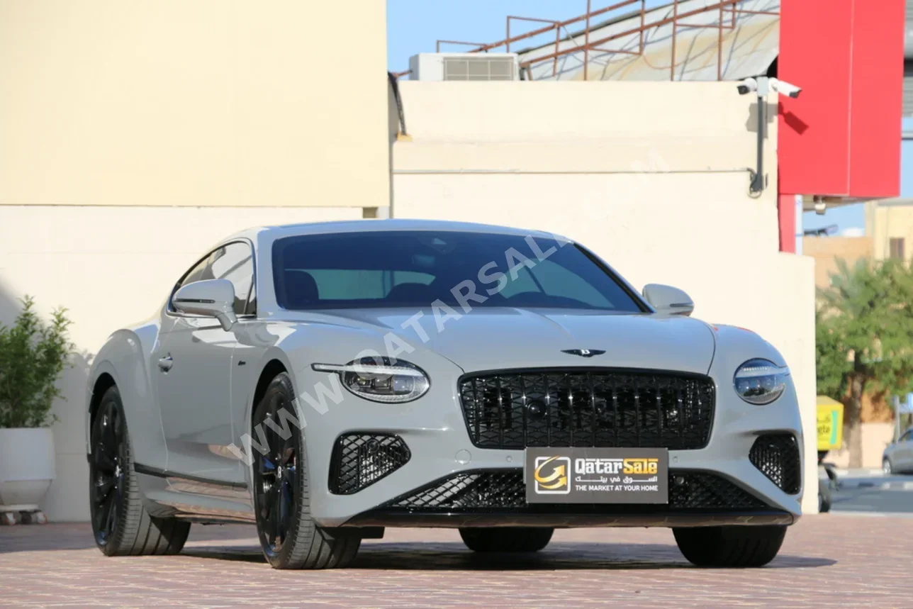 بنتلي ازور 2026 اوتوماتيك 5,600 كم 8 سلندر دفع خلفي كشف رمادي ناردو تحت الضمان