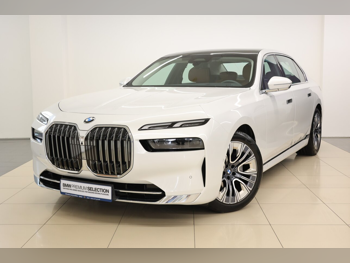 بي ام دبليو  الفئة - السابعة  735 اي  2026  اوتوماتيك  2,500 كم  6 سلندر  دفع خلفي  سيدان  أبيض  تحت الضمان
