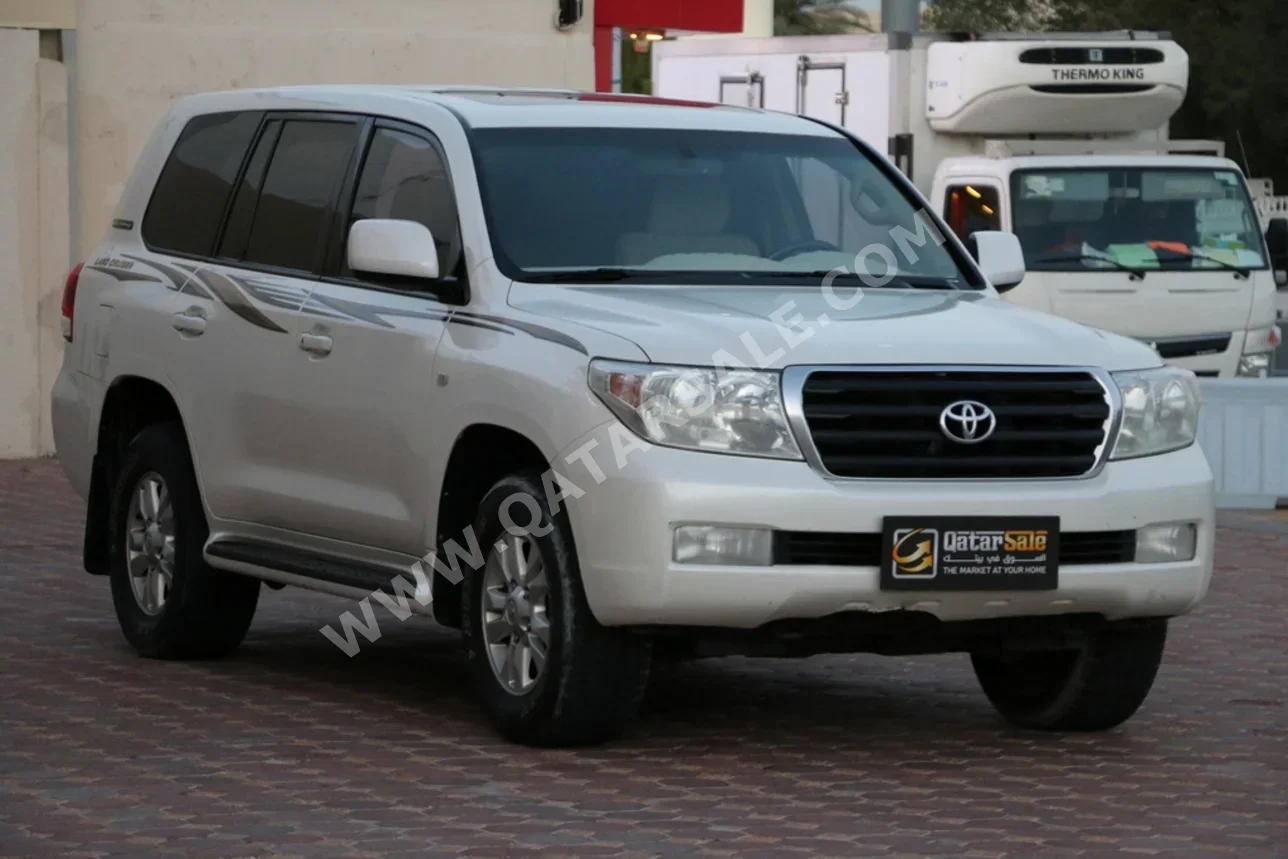 Toyota  Land Cruiser  GX  2011  Automatic  289,000 Km  6 Cylinder  Four Wheel Drive (4WD)  SUV  White