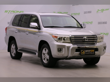 تويوتا  لاند كروزر  في اكس ار  2012  اوتوماتيك  650,000 كم  8 سلندر  دفع رباعي  اس يو في  فضي