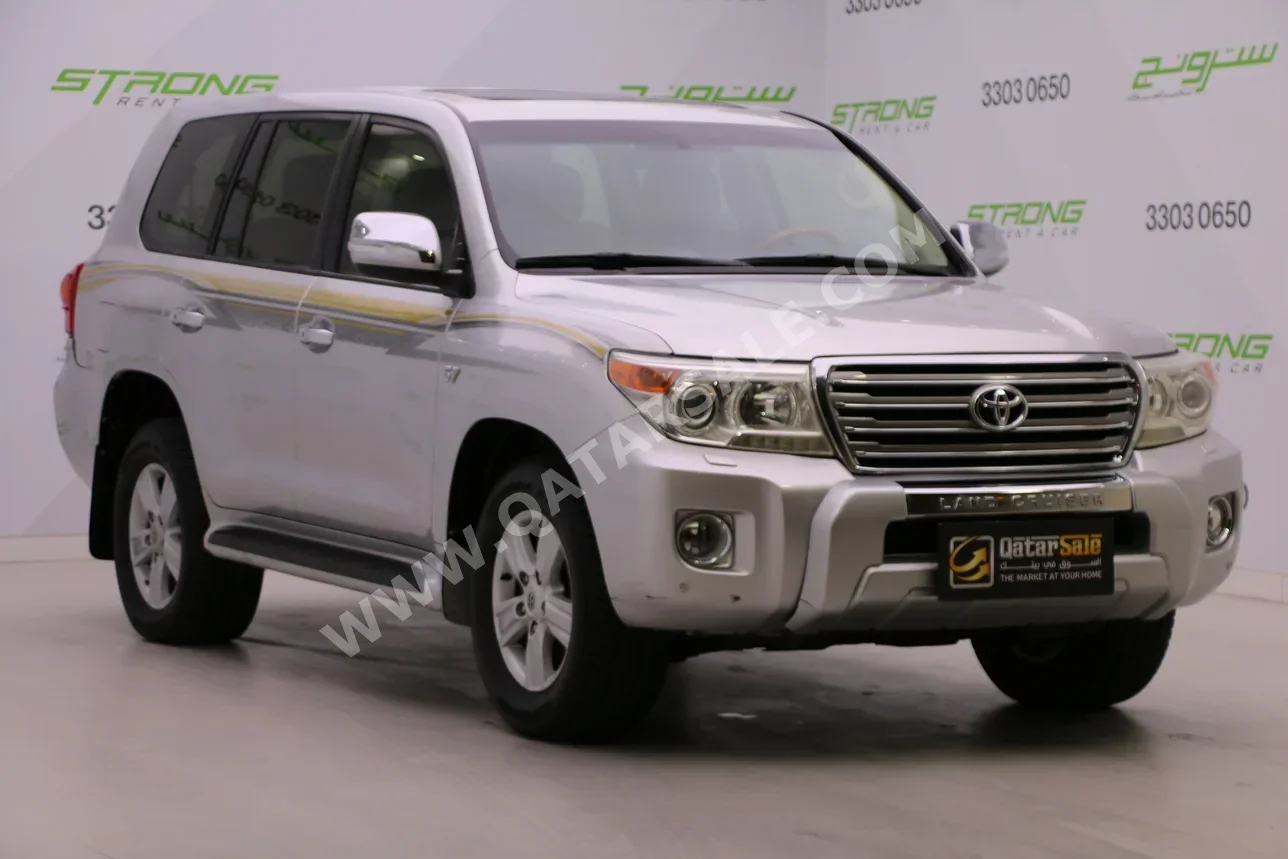 Toyota  Land Cruiser  VXR  2012  Automatic  650,000 Km  8 Cylinder  Four Wheel Drive (4WD)  SUV  Silver