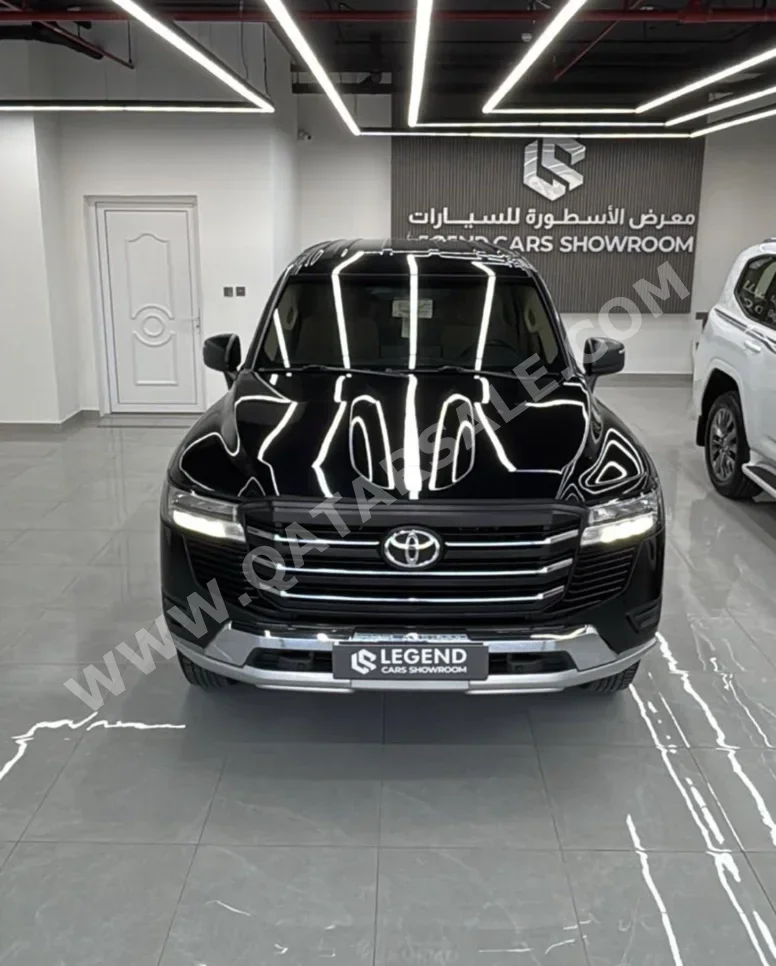 تويوتا  لاند كروزر  جي اكس  2023  اوتوماتيك  190,000 كم  6 سلندر  دفع رباعي  اس يو في  أسود