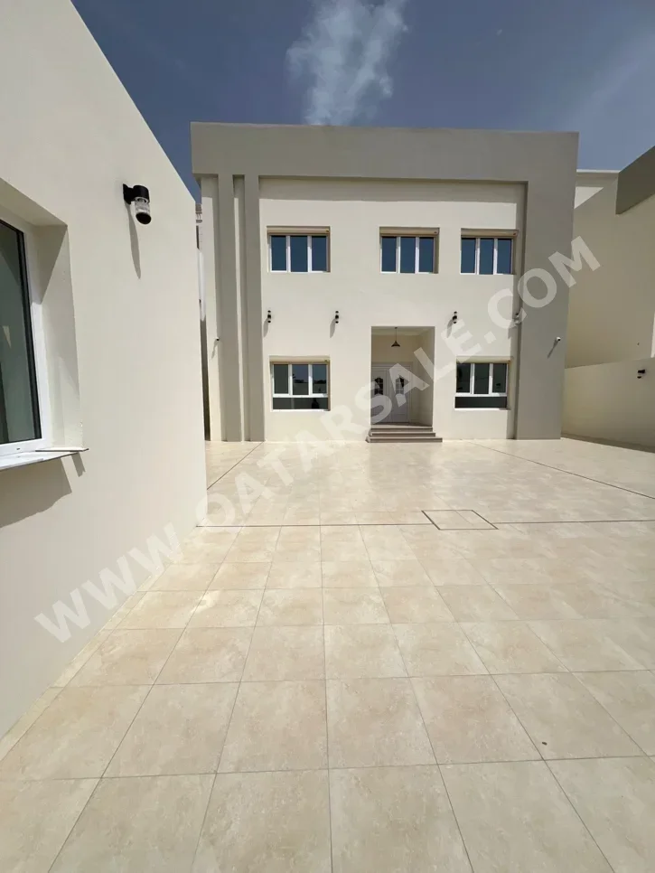 Family Residential - Not Furnished - Umm Salal - Umm Salal Ali - 8 Bedrooms