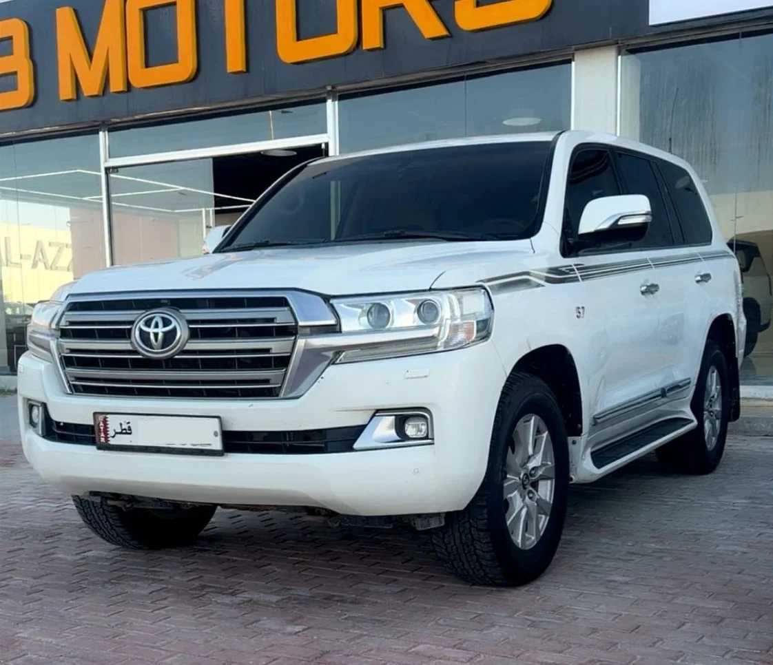 تويوتا  لاند كروزر  في اكس ار  2019  اوتوماتيك  288,000 كم  8 سلندر  دفع رباعي  اس يو في  أبيض