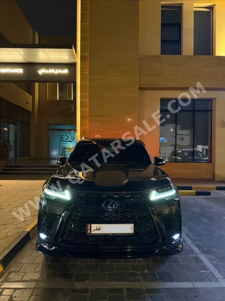 لكزس  ال اكس  600 اف سبورت  2023  اوتوماتيك  65,000 كم  6 سلندر  دفع رباعي  اس يو في  أسود  تحت الضمان