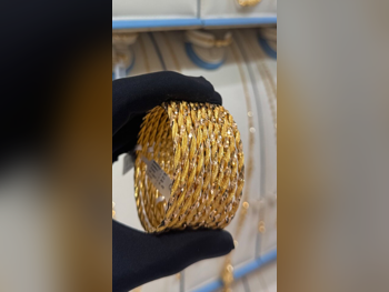 الذهب اساور  قطر  نسائي  حسب الوزن  7.5 غرام  بدون حجر  ضمان الصيانة  توصيل مجاني  ذهب أصفر  عيار 21