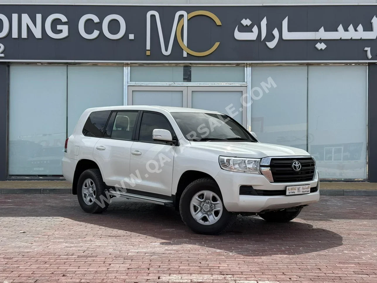 تويوتا  لاند كروزر  جي اكس  2021  اوتوماتيك  184,000 كم  6 سلندر  دفع رباعي  اس يو في  أبيض