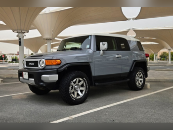 Toyota  FJ Cruiser  2015  Automatic  146,807 Km  6 Cylinder  Four Wheel Drive (4WD)  SUV  Carpathian grey