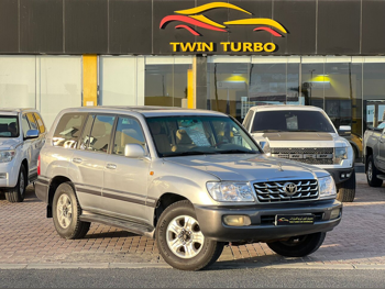 تويوتا  لاند كروزر  جي اكس ار  2006  اوتوماتيك  502,000 كم  6 سلندر  دفع رباعي  اس يو في  فضي