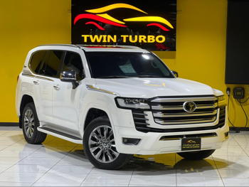 تويوتا  لاند كروزر  في اكس ار توين توربو  2022  اوتوماتيك  76,000 كم  6 سلندر  دفع رباعي  اس يو في  أبيض