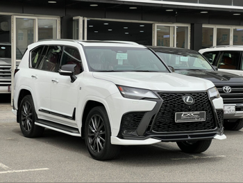 لكزس  ال اكس  600 اف سبورت  2025  اوتوماتيك  14,000 كم  6 سلندر  دفع رباعي  اس يو في  أبيض  تحت الضمان