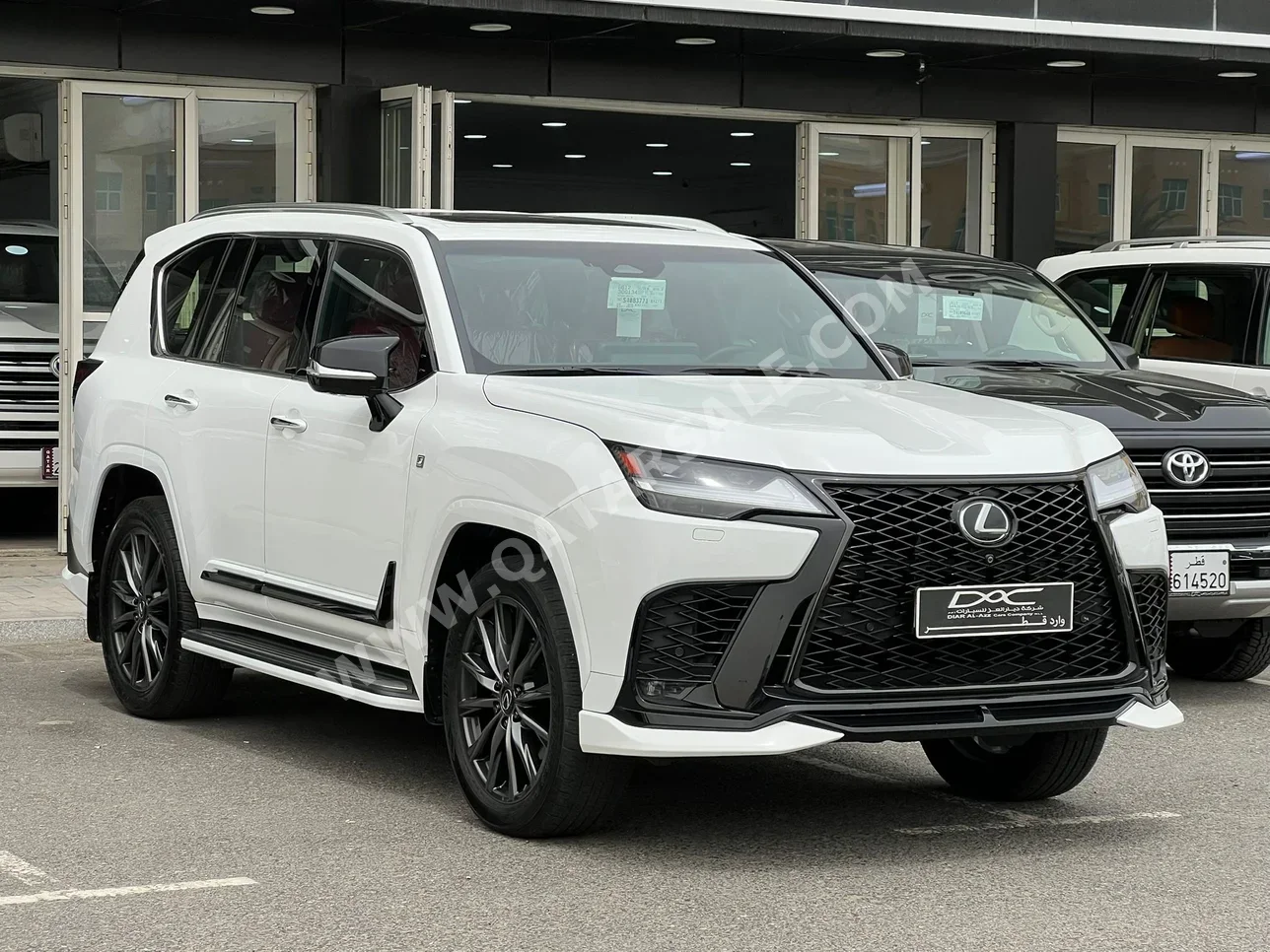 لكزس  ال اكس  600 اف سبورت  2025  اوتوماتيك  14,000 كم  6 سلندر  دفع رباعي  اس يو في  أبيض  تحت الضمان