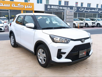 تويوتا  رايز  2024  اوتوماتيك  17,000 كم  4 سلندر  دفع خلفي  اس يو في  أبيض  تحت الضمان