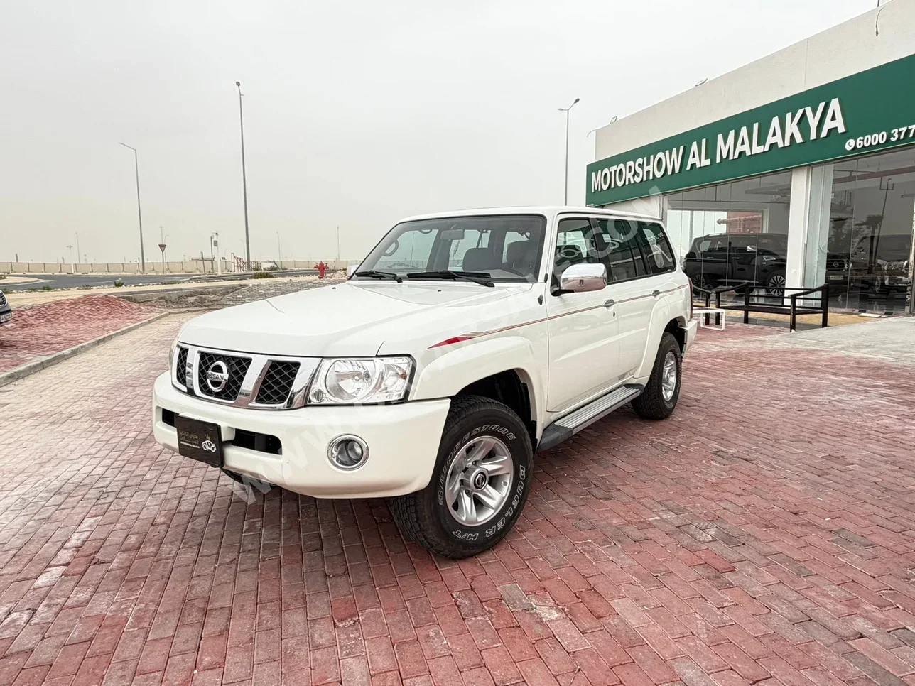 نيسان  باترول  سفاري  2022  عادي  92,000 كم  6 سلندر  دفع رباعي  اس يو في  أبيض
