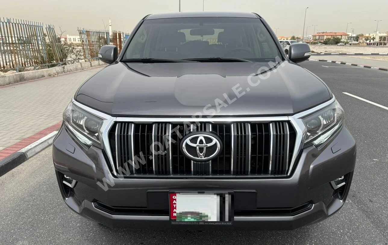تويوتا برادو تي اكس ال 2023 اوتوماتيك 41,200 كم 6 سلندر دفع رباعي اس يو في رمادي
