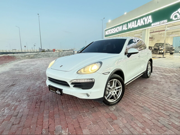 بورش  كيان  اس  2014  اوتوماتيك  194,000 كم  8 سلندر  دفع رباعي  اس يو في  أبيض